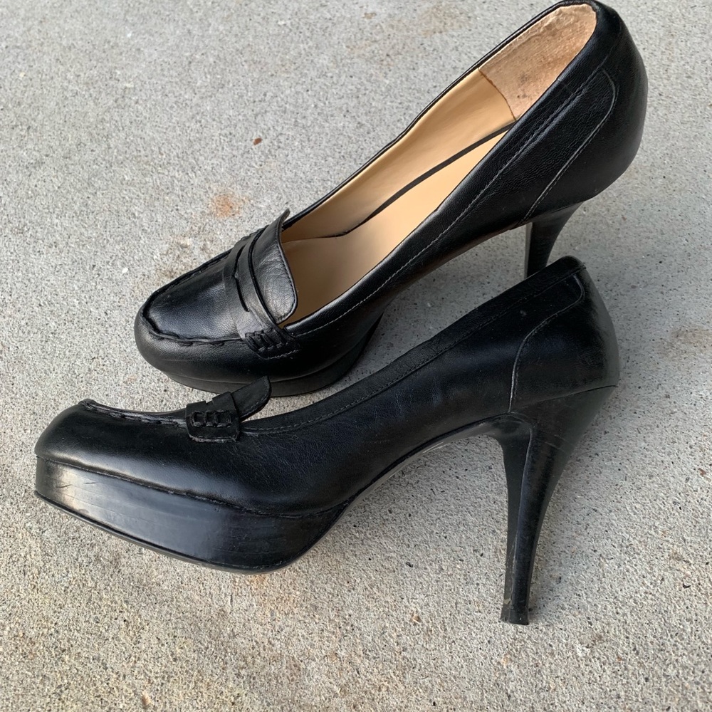 Nine West high hill shoes size 8.5